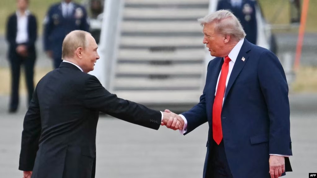 «РУССКИЕ ХОТЕЛИ СЛИШКОМ МНОГОГО». ПОДГОТОВКУ ВСТРЕЧИ ПУТИНА И ТРАМПА В БУДАПЕШТЕ ПРИОСТАНОВИЛИ