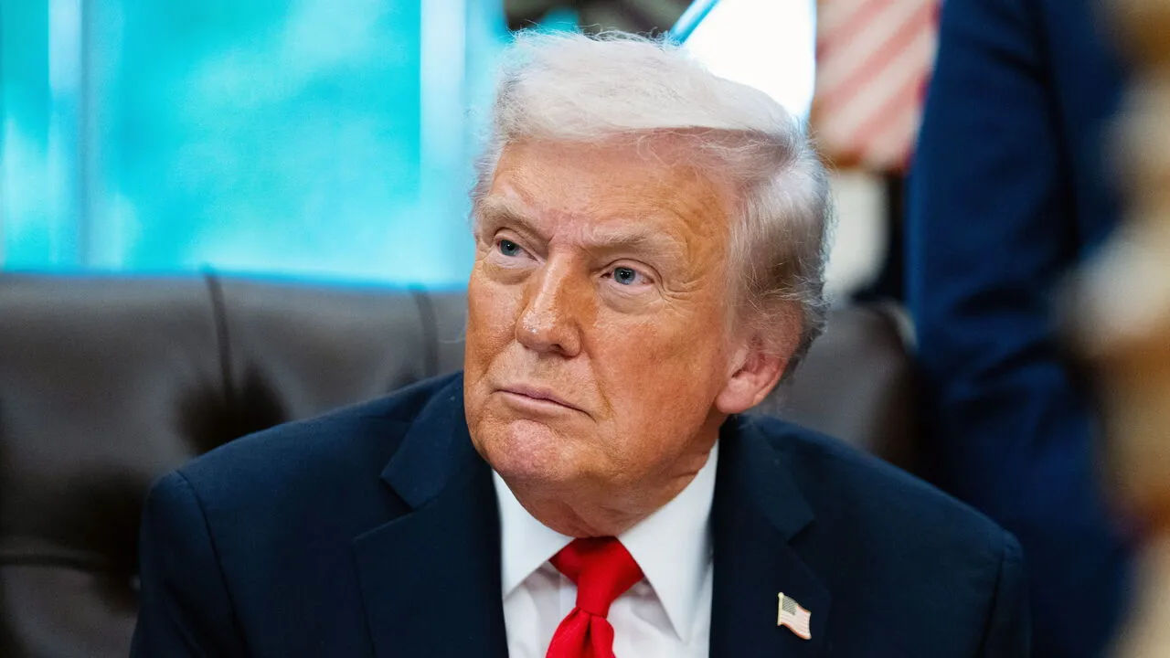 ТРАМП: МЫ ОТМЕНИЛИ ВСТРЕЧУ С ПРЕЗИДЕНТОМ ПУТИНЫМ В БУДАПЕШТЕ