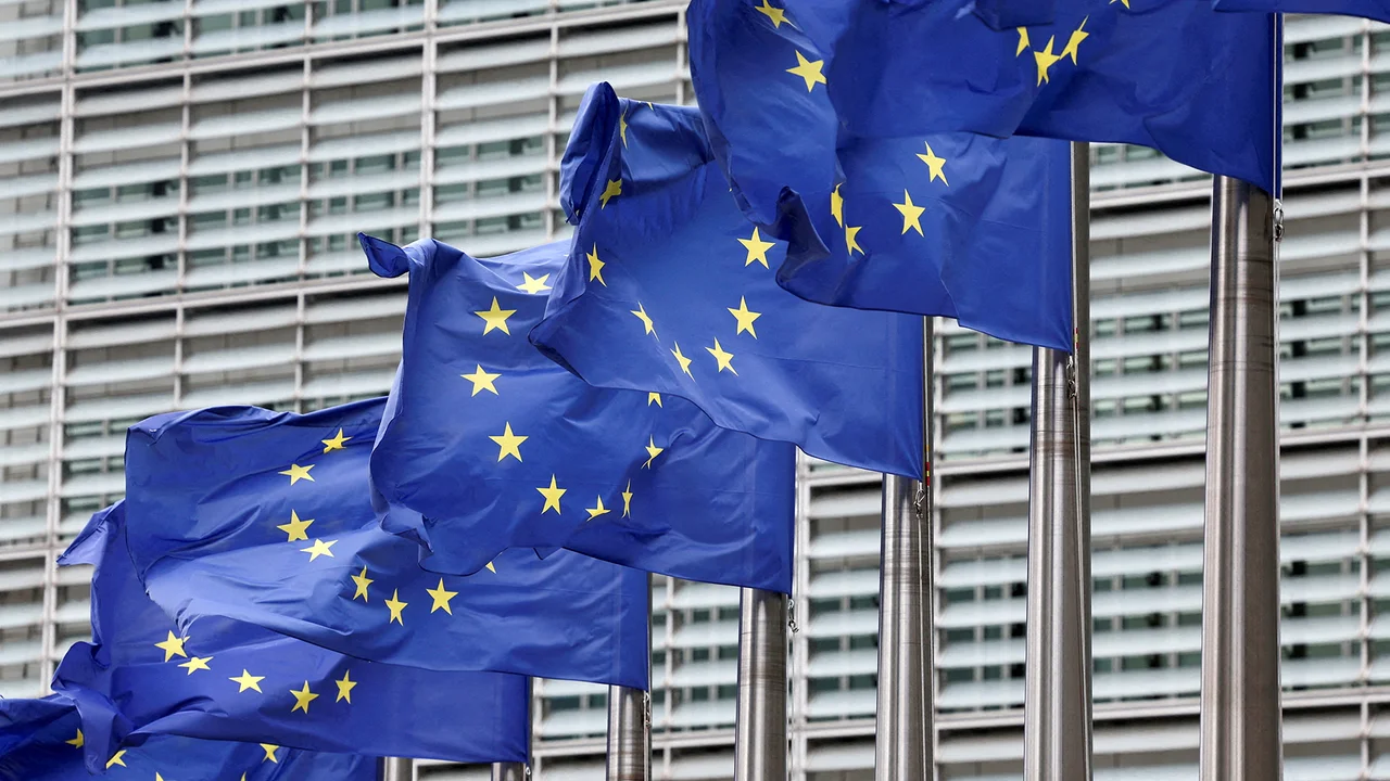 EURACTIV: ЕК ПРЕДУСМОТРЕЛА ДВЕ АЛЬТЕРНАТИВЫ «РЕПАРАЦИОННОМУ» КРЕДИТУ УКРАИНЕ