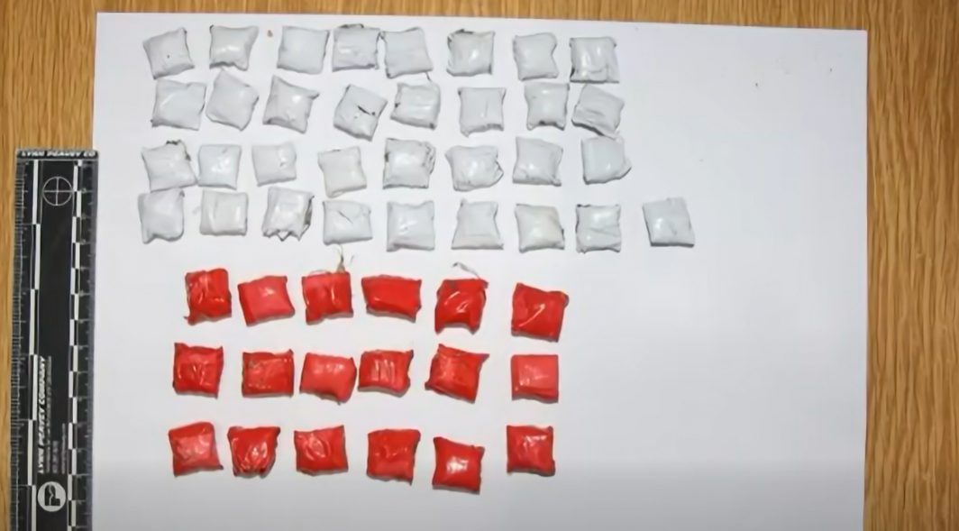 В ГАГАУЗИИ И КИШИНЁВЕ ЗАДЕРЖАНЫ НАРКОКУРЬЕРЫ: ПОЛИЦИЯ ИЗЪЯЛА СВЫШЕ 200 СВЁРТКОВ С ЗАПРЕЩЁННЫМИ ВЕЩЕСТВАМИ