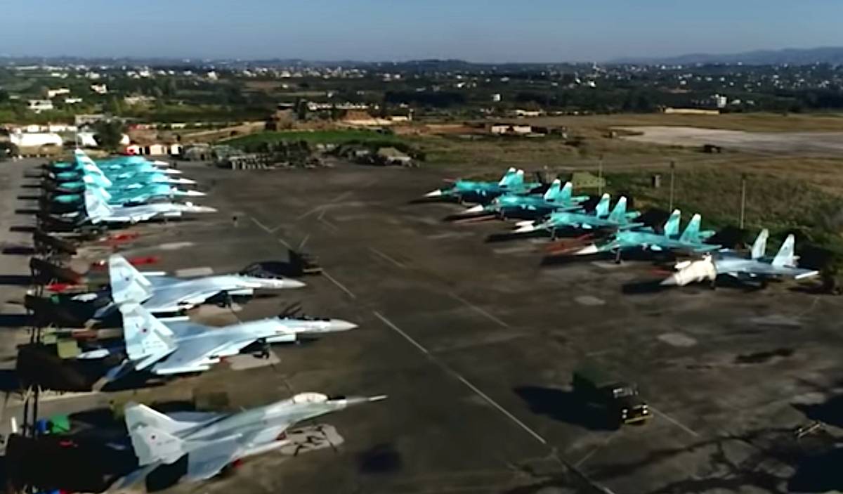 СМИ: ВОЕННЫЕ РФ ПОКИДАЮТ АЭРОДРОМ ЭЛЬ-КАМЫШЛЫ В СИРИИ