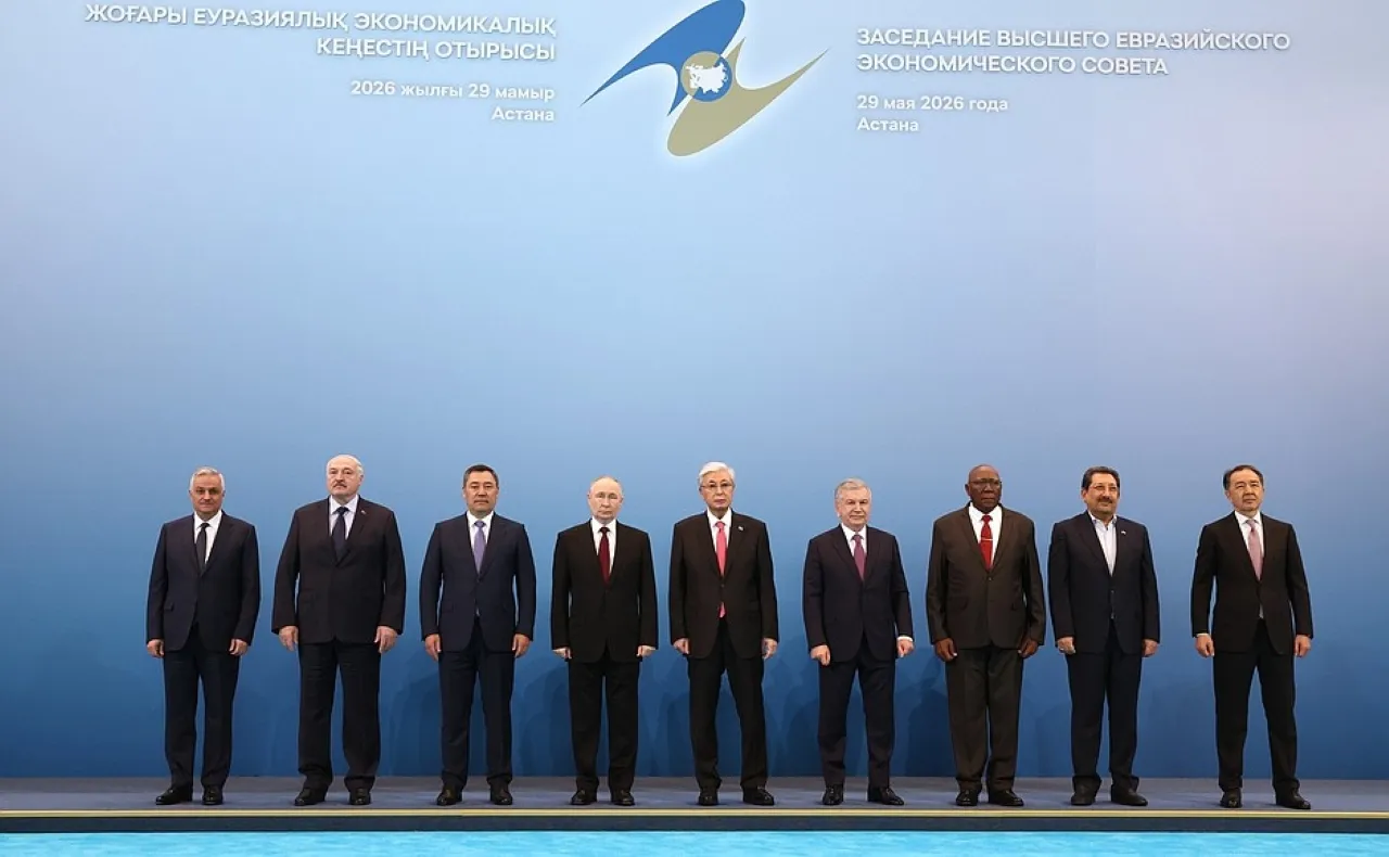 СТРАНЫ ЕАЭС ПРИЗВАЛИ ЕРЕВАН ПРОВЕСТИ РЕФЕРЕНДУМ: ЕС ИЛИ  ЕАЭС