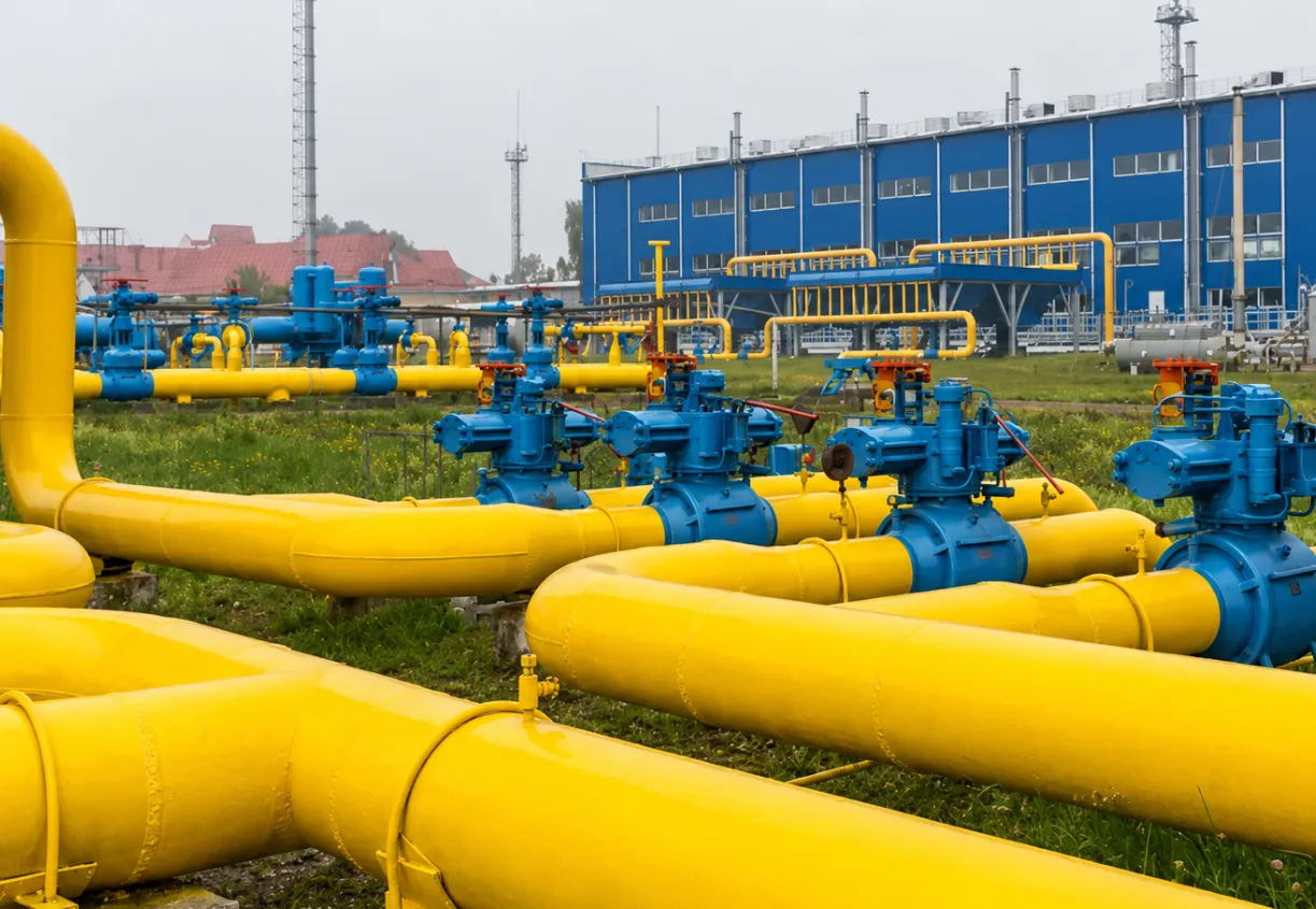 ВС РФ БОЛЕЕ СУТОК ПОДРЯД НАНОСЯТ УДАРЫ ПО ОБЪЕКТАМ «НАФТОГАЗА»