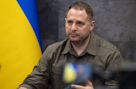БЫВШИЙ ГЛАВА ПРЕЗИДЕНТСКОЙ АДМИНИСТРАЦИИ УКРАИНЫ АНДРЕЙ ЕРМАК ОСВОБОЖДЁН ПОД ЗАЛОГ