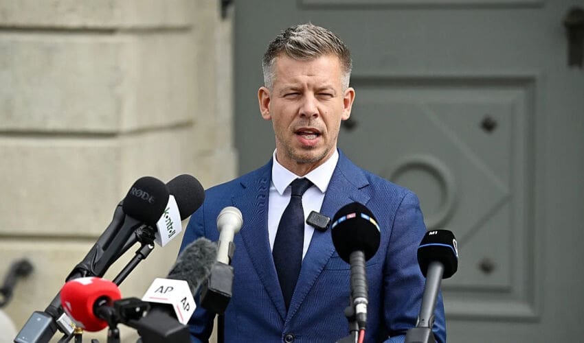 POLITICO: ВЕНГРИЯ ЗАТОРМОЗИЛА ПЕРЕГОВОРЫ О ВСТУПЛЕНИИ УКРАИНЫ И МОЛДОВЫ В ЕС