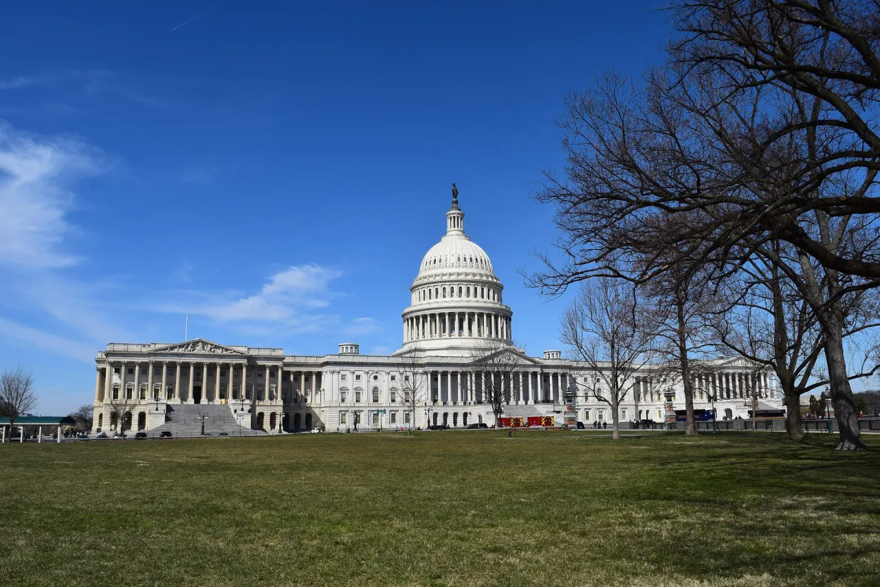 В СЕНАТЕ США СОГЛАСОВАЛИ ЗАКОНОПРОЕКТ ОБ «АДСКИХ САНКЦИЯХ» ПРОТИВ РОССИИ И ИРАНА
