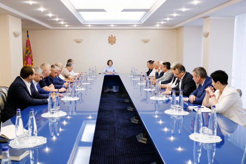 ВСТРЕЧА ПРЕЗИДЕНТА РЕСПУБЛИКИ МОЛДОВА С  ДЕПУТАТАМИ  НАРОДНОГО СОБРАНИЯ ГАГАУЗИИ