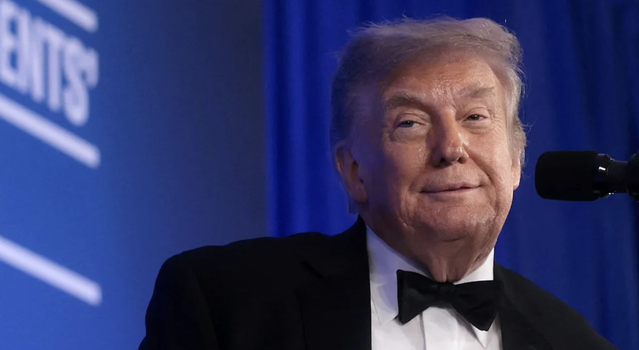 ТРАМП РАСПОРЯДИЛСЯ ПРЕРВАТЬ УДАРЫ ПО ИРАНУ