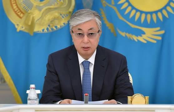НОВАЯ КОНСТИТУЦИЯ КАЗАХСТАНА ПОЗВОЛЯЕТ ТОКАЕВУ ПЕРЕИЗБРАТЬСЯ
