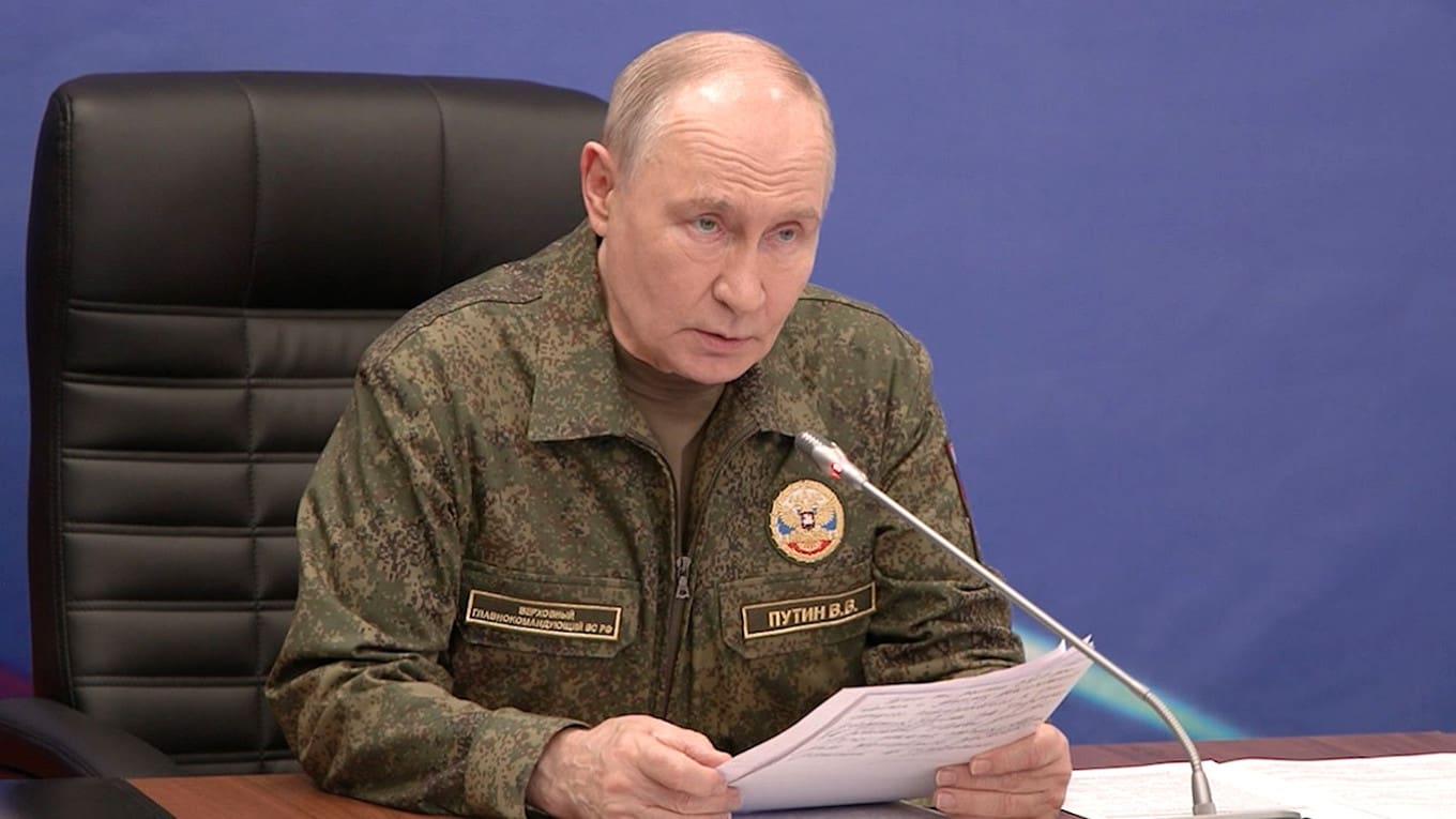 BLOOMBERG: ПУТИН НАЦЕЛЕН НА ПОЛНЫЙ ЗАХВАТ ДОНБАССА И СОЗДАНИЕ БУФЕРНЫХ ЗОН