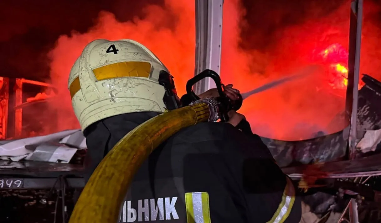 НОВЫЙ МОЩНЫЙ УДАР ПО УКРАИНЕ: МНОГОЧИСЛЕННЫЕ ПОЖАРЫ В КИЕВЕ И ЗАПОРОЖЬЕ