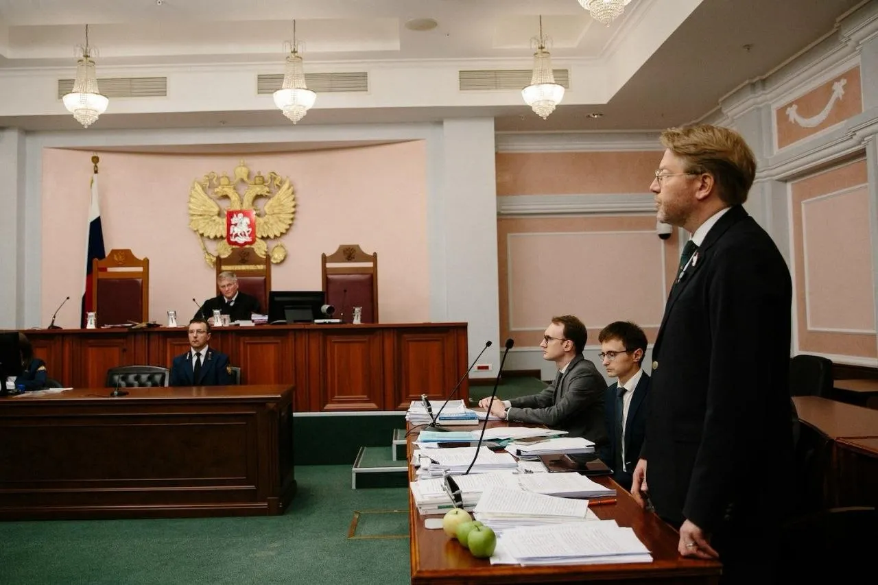 СУД УДОВЛЕТВОРИЛ ИСК «РОДИНЫ», СНЯВ ПАРТИЮ «ЯБЛОКО» С ВЫБОРОВ В ГОСДУМУ