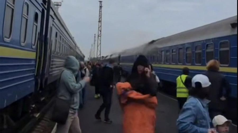 ПОЕЗД С ЕВРОПЕЙСКИМИ ЧИНОВНИКАМИ ПОПАЛ ПОД УДАР РОССИЙСКОГО ДРОНА У ГРАНИЦЫ С ПОЛЬШЕЙ