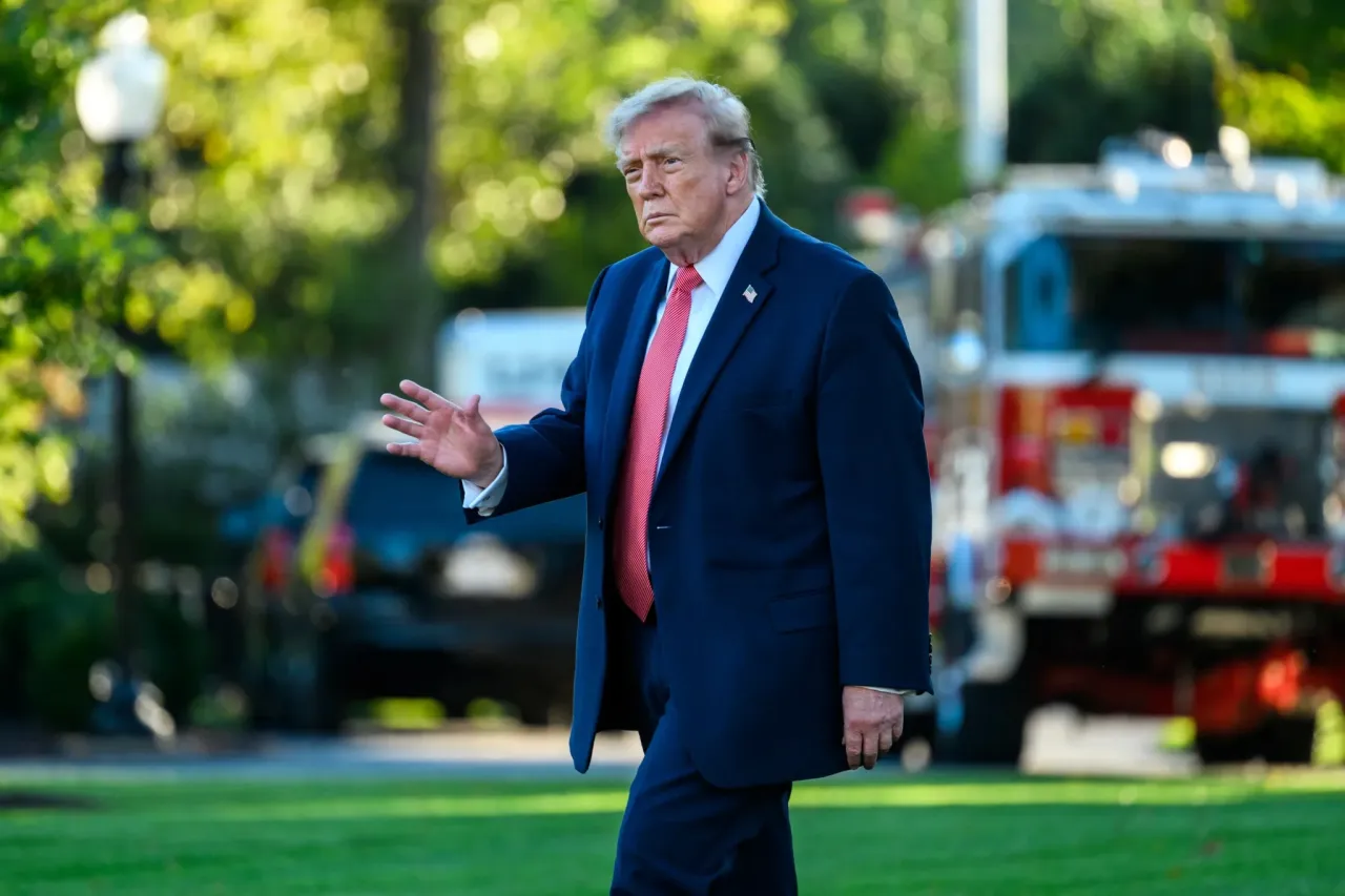 ТРАМП: УДАРАМИ ПО РОССИЙСКИМ НПЗ УКРАИНА ХОЧЕТ ПОВЛИЯТЬ НА НАШИ ВЫБОРЫ