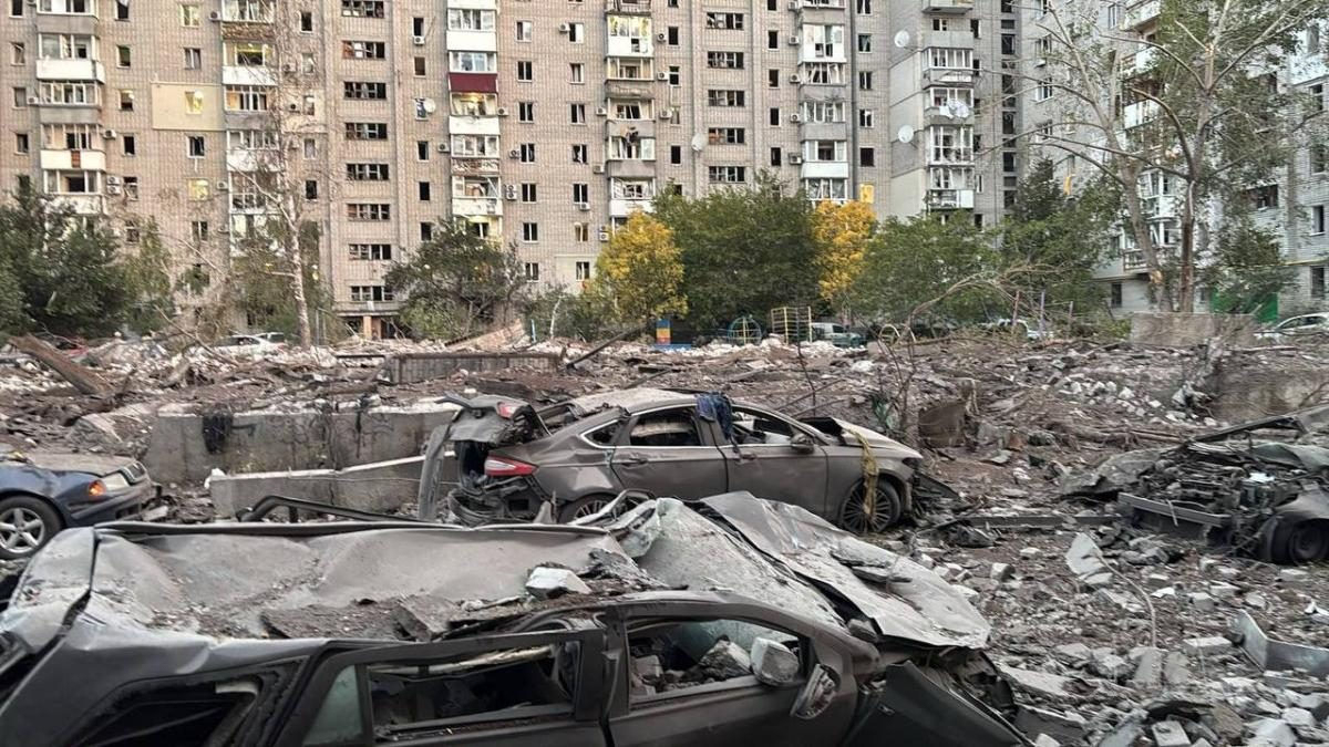 МАССИРОВАННЫЙ УДАР РФ ПО КРЕМЕНЧУГУ: В ГОРОДЕ – МАСШТАБНЫЕ РАЗРУШЕНИЯ, ЕСТЬ ПОГИБШИЕ