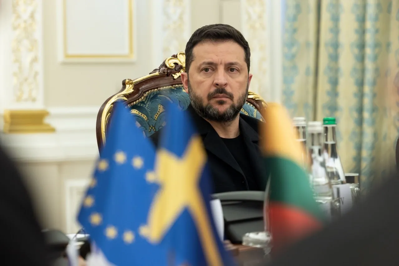 ЗЕЛЕНСКИЙ УГРОЖАЕТ В БЛИЖАЙШЕЕ ВРЕМЯ УСИЛИТЬ АТАКИ НА РОССИЙСКИЕ НПЗ