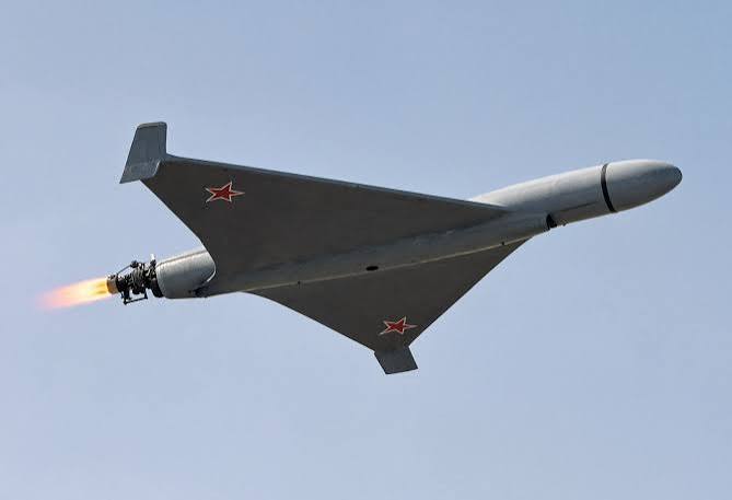 REUTERS: РОССИЯ ЗА ШЕСТЬ НЕДЕЛЬ ПОСТРОИЛА НОВУЮ КРУПНУЮ БАЗУ ДЛЯ ЗАПУСКА ДРОНОВ У ГРАНИЦЫ С УКРАИНОЙ